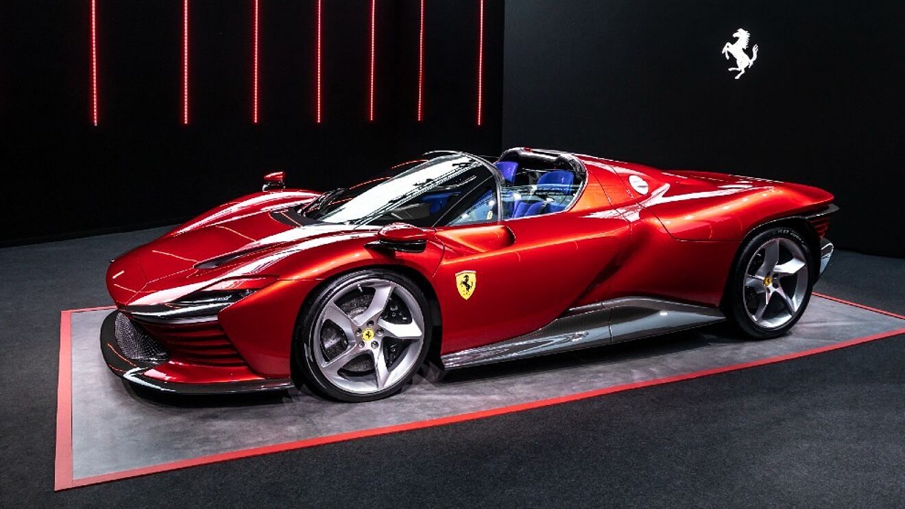 Ferrari. ¿Qué famosos fueron vetados para comprar sus autos?