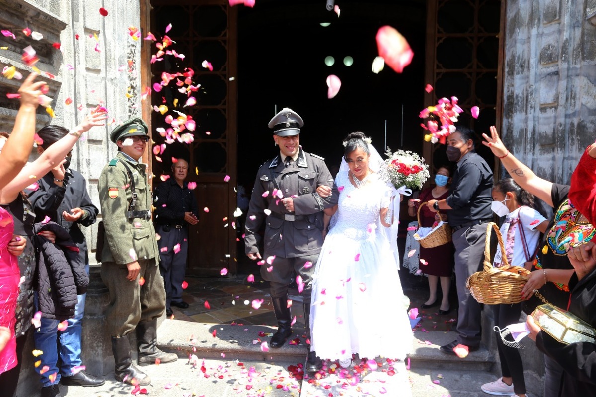 Los mejores memes que dejó boda nazi en Tlaxcala 