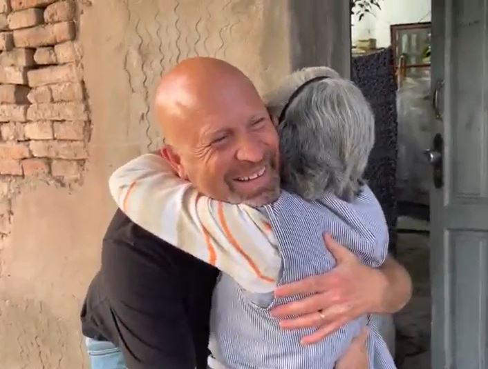 Pastor viajó hasta Bolivia para ver a su nana