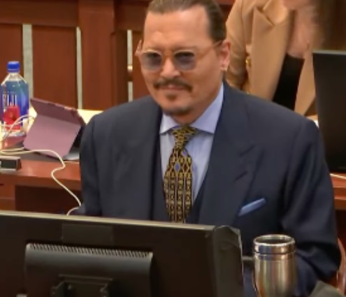 ¿Cuál fue el testimonio de Depp sobre su dedo?