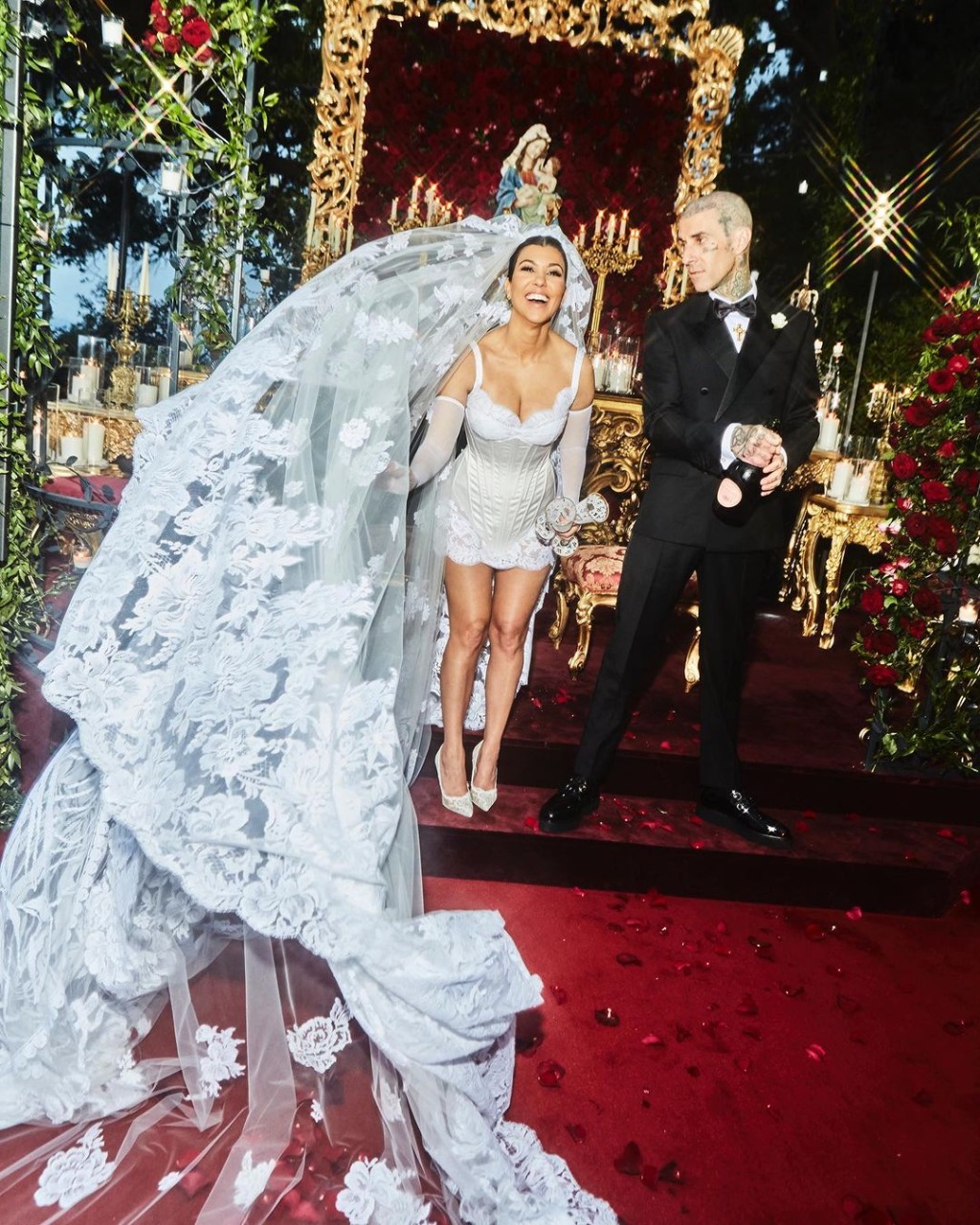 Así fue la lujosa boda de Kourtney Kardashian y Travis Barker en Italia