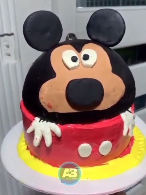 Pastel feo de Mickey Mouse se hace viral