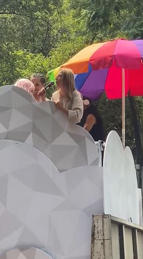 Video de Mafe Walker en marcha del orgullo se hace viral