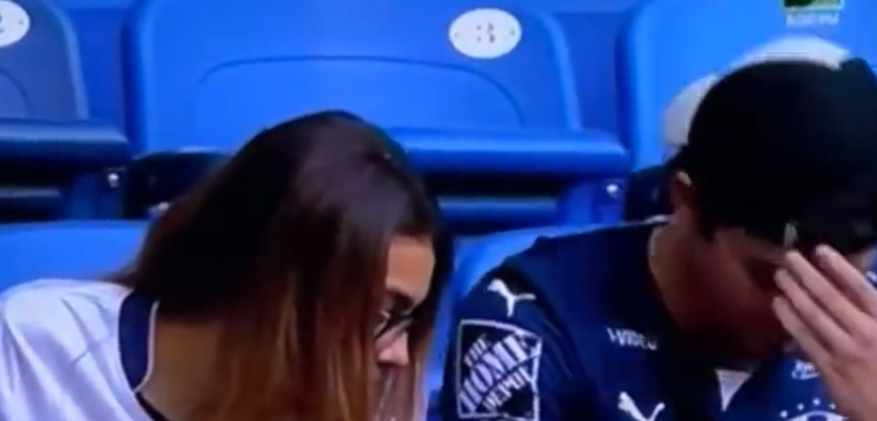 Captan infidelidad durante partido de Monterrey |VIDEO