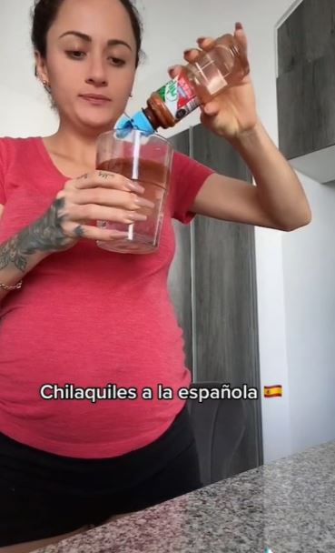 Receta de chilaquiles con salsa Valentina causa polémica