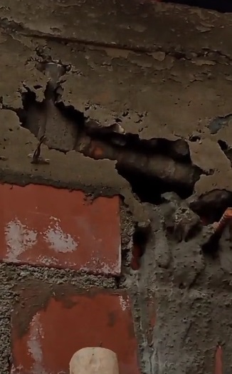 Albañiles dejan martillo dentro de pared; video se viraliza 
