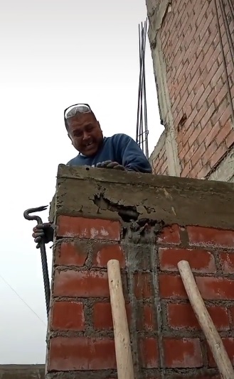 Albañiles dejan martillo dentro de pared; video se viraliza 