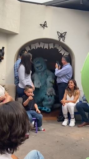 Botargas de Monster Inc. causan 'terror' en fiesta infantil
