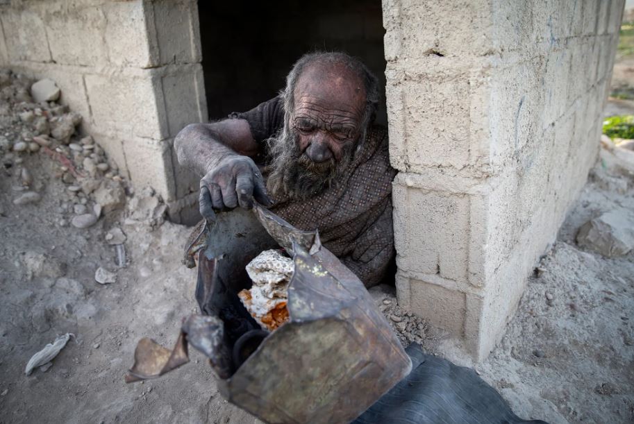 Amou Haji. Muere el hombre más sucio del mundo |FOTOS