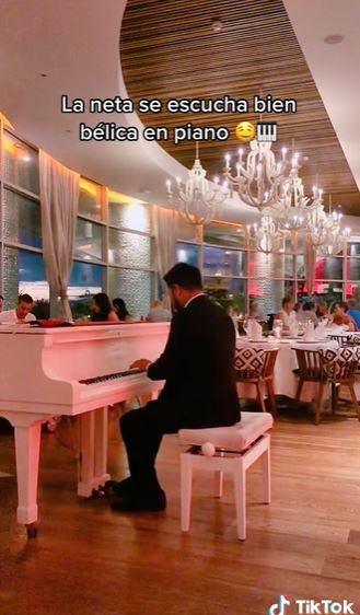 "En el radio un cochinero" versión piano se hace viral