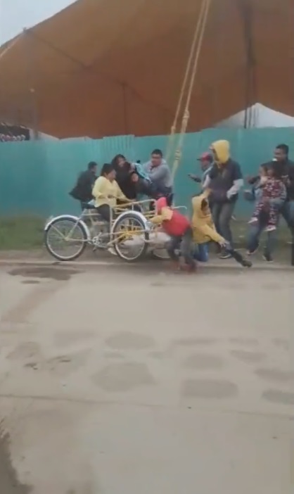 Video de personas atropelladas por triciclo se vuelve viral
