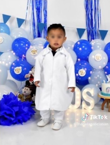 Niño celebra su cumpleaños con fiesta del Dr. Simi y se hace viral | VIDEO