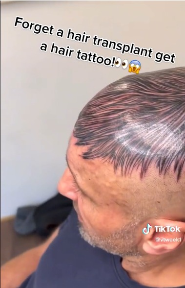 Hombre se tatúa cabeza