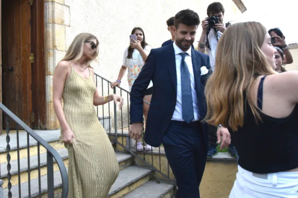 Gerard Piqué Y Clara Chía Asisten A Boda De Marc Piqué 6409