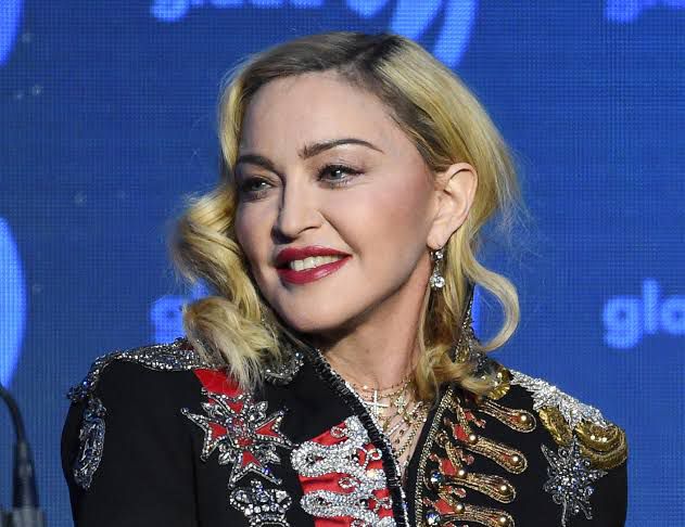 Madonna es internada de emergencia