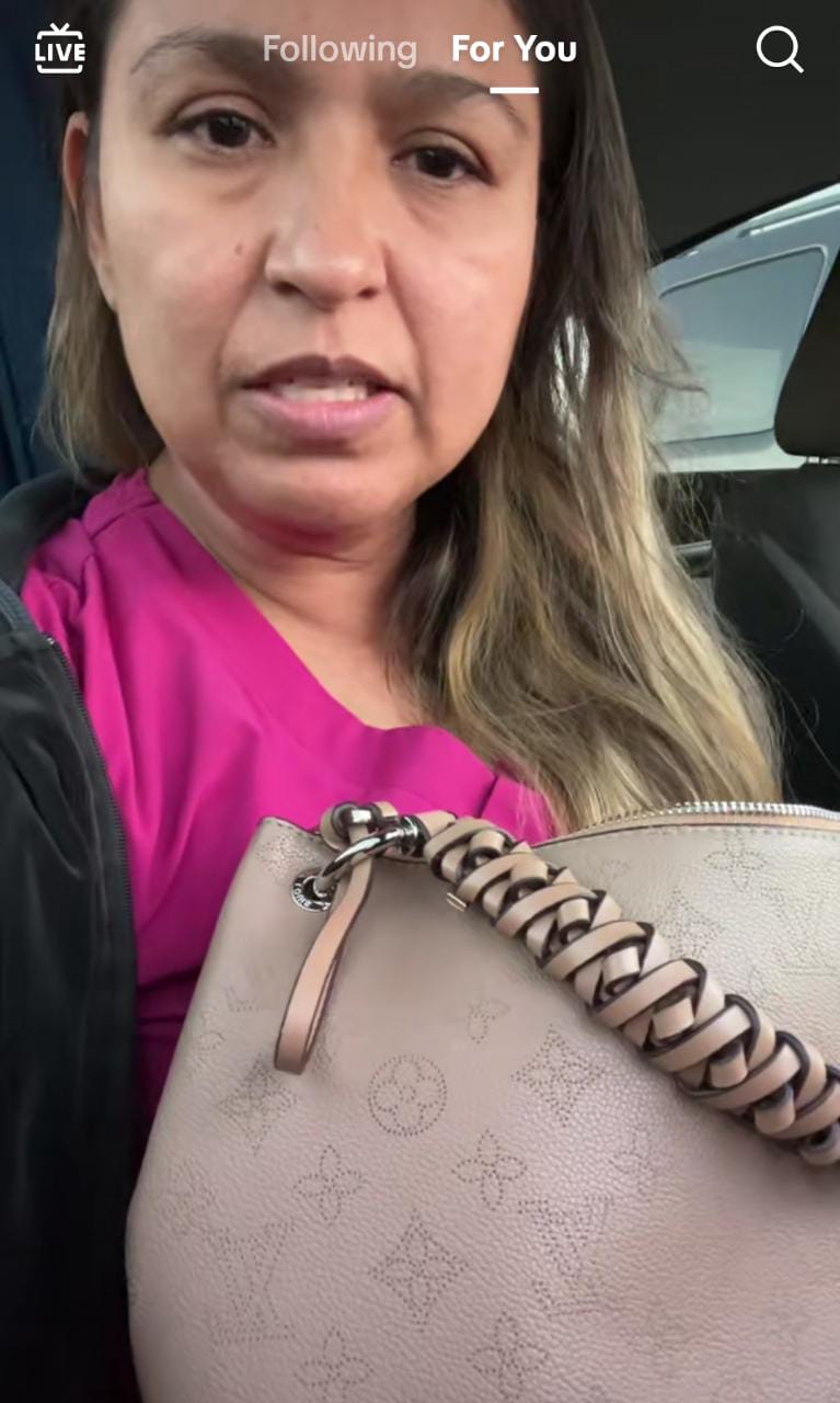 Trabajadora explica cómo le regalaron una bolsa falsa