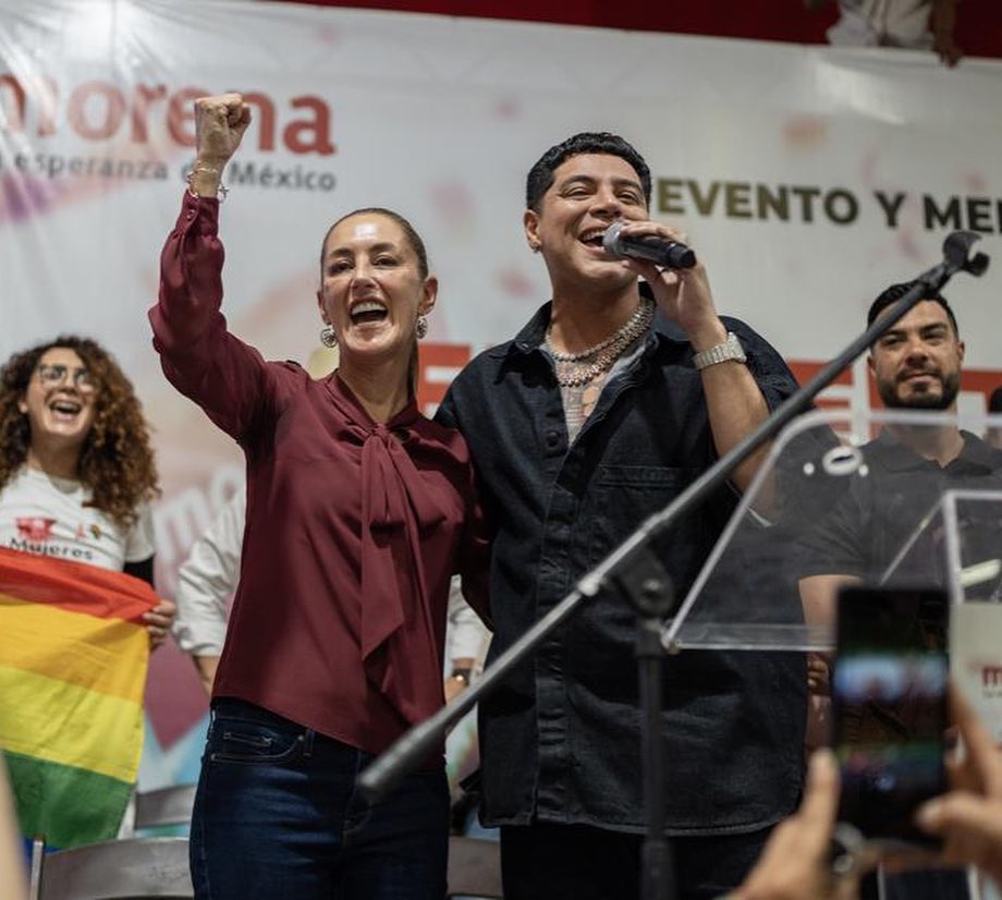 Eduin Caz canta en evento de Sheinbaum en Ensenada