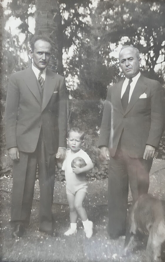 Roberto Palazuelos, su padre y abuelo