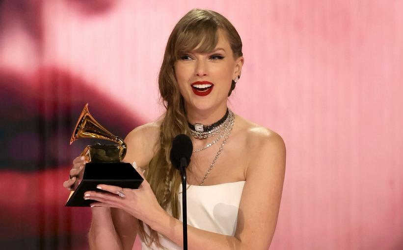 Taylor Swift gana album del año en los Grammy