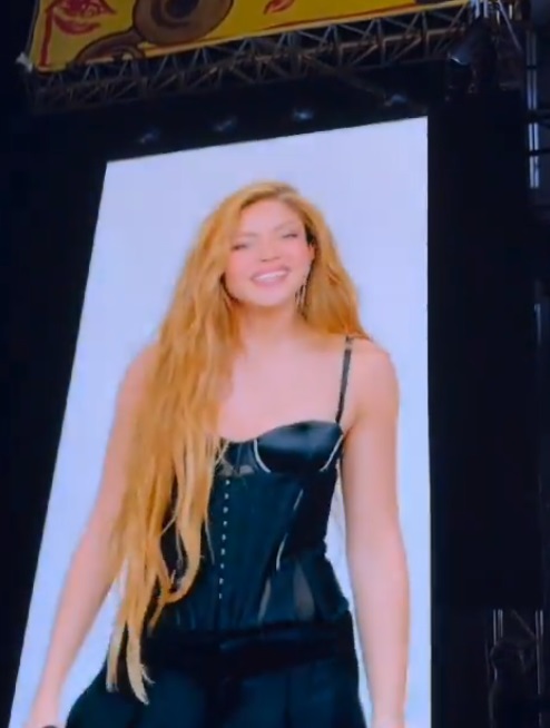 Shakira lanza canción con Grupo Frontera