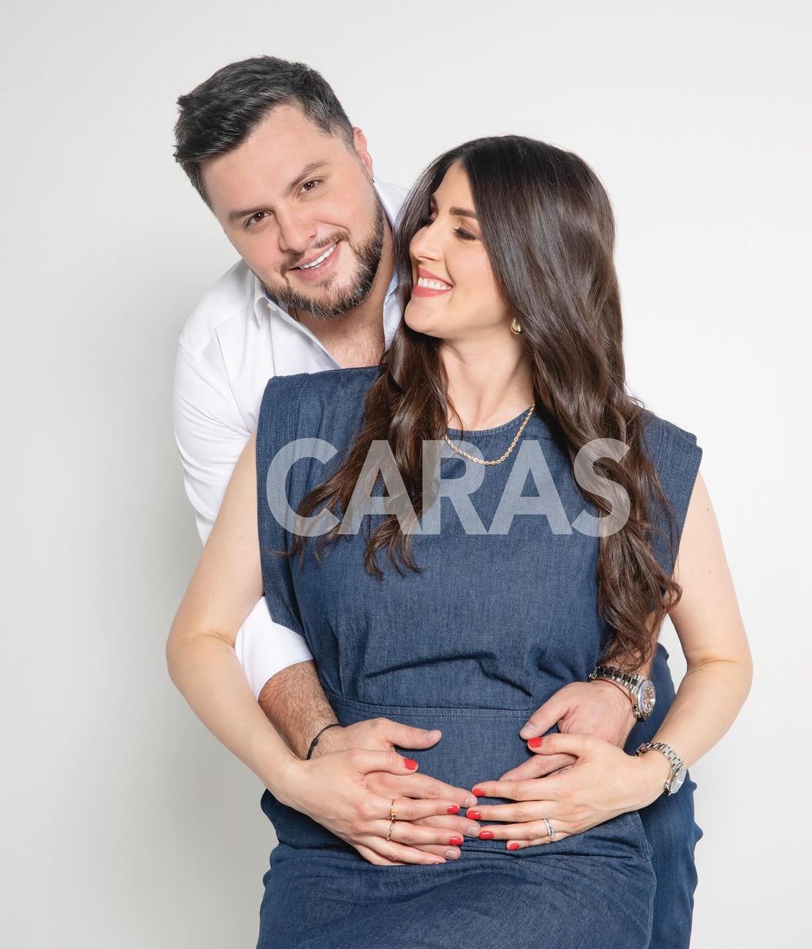 Paul y Joely anuncia su embarazo