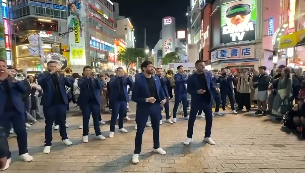 Banda El Recodo ofrece concierto en calles de Japón