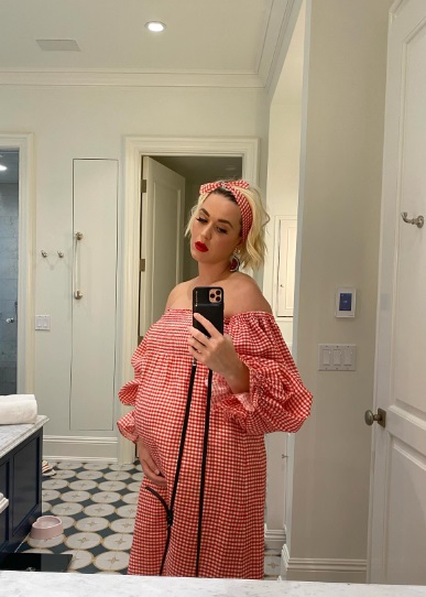 Embarazo de Katy Perry genera reacciones