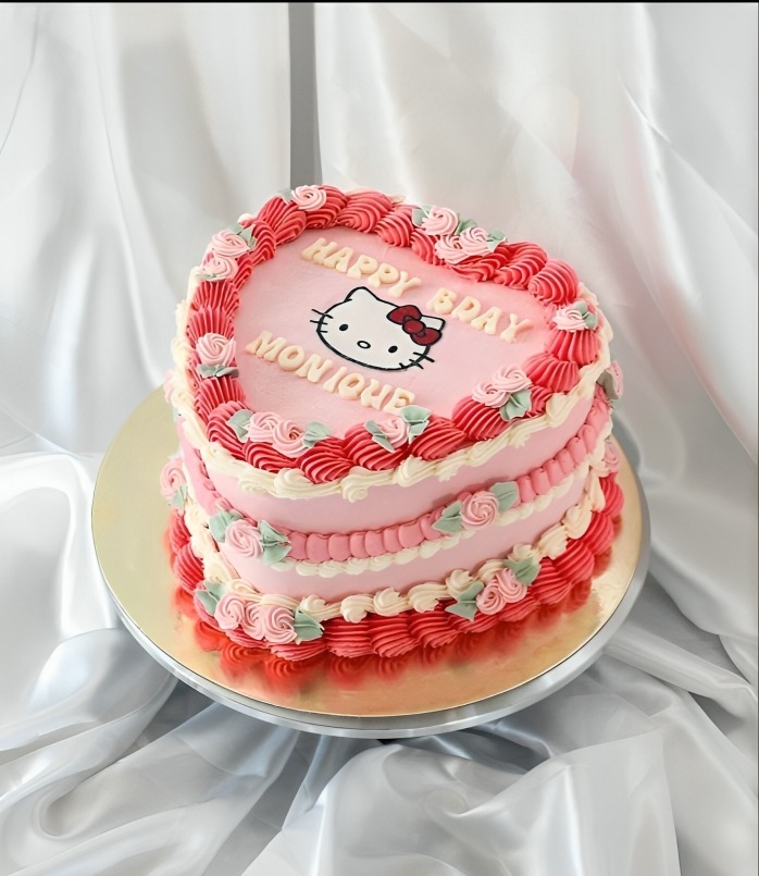 Mujer exhibe terrible resultado de pastel de Hello Kitty