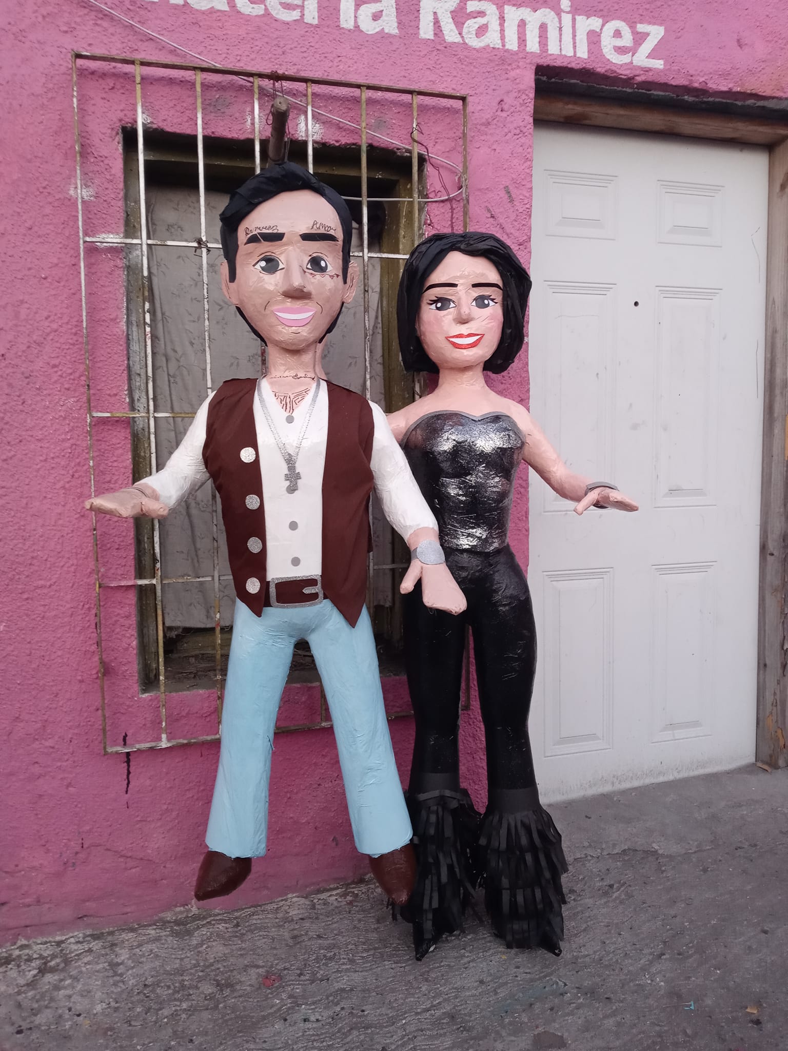 Piñata viral de Ángela Aguilar