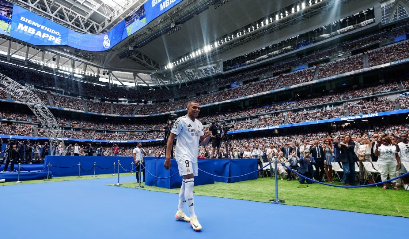 Entrada de Kylian Mbappé 