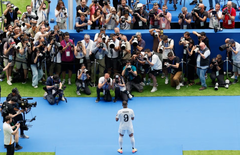 Kylian Mbappé presentado ante los fans