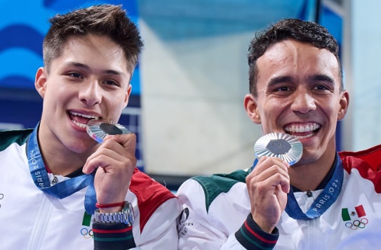 Juan Celaya y Osmar Olvera ganan medalla de plata