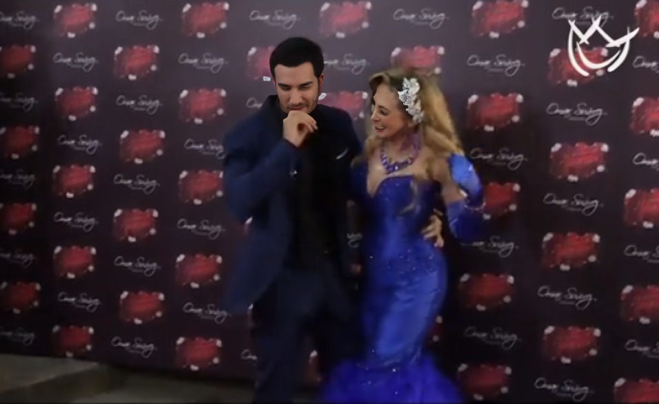 Tunden a David Zepeda por limpiarse beso de Aracely Arámbula