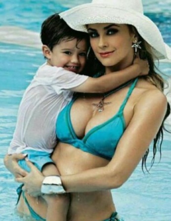 Así actúan los hijos de Aracely Arámbula ante los chismes