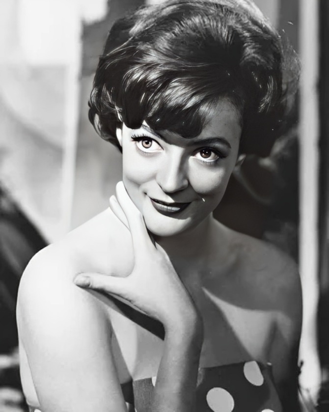 Maggie Smith adolescente