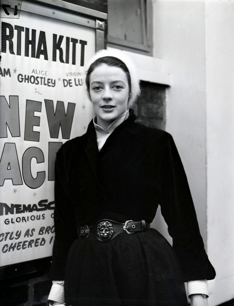 Maggie Smith de joven