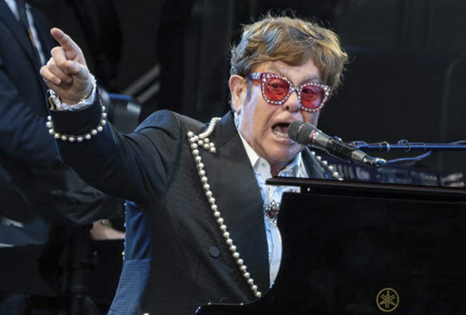 ¿Cómo se encuentra Elton John?
