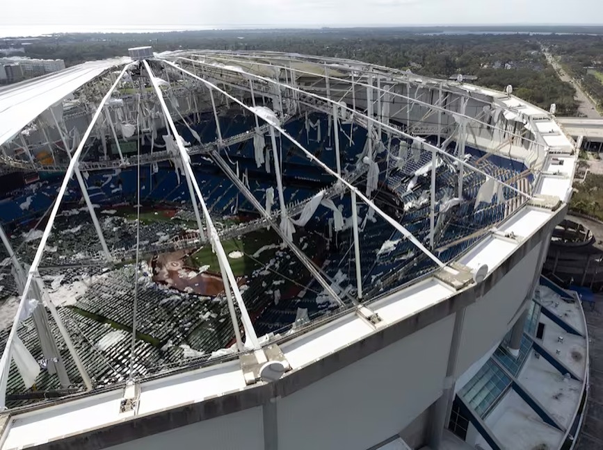 Huracán Milton destruye estadio