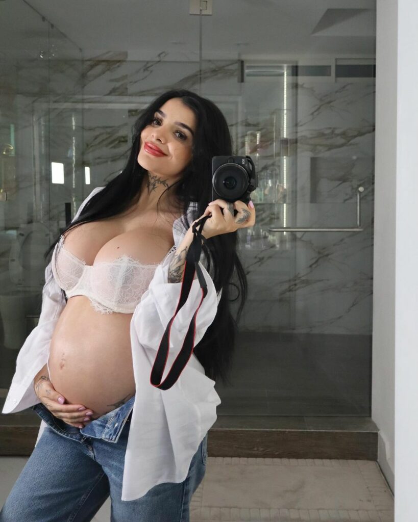 Karely Ruiz no toma importancia a las críticas