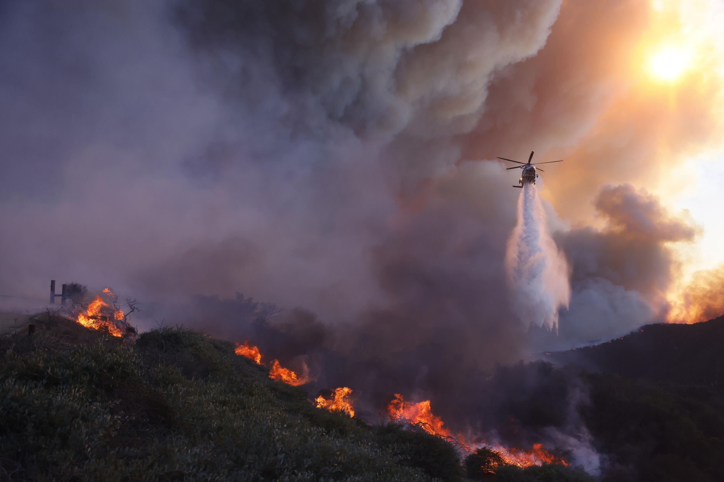 ¿Qué famosos fueron afectados por incendio en Los Ángeles?