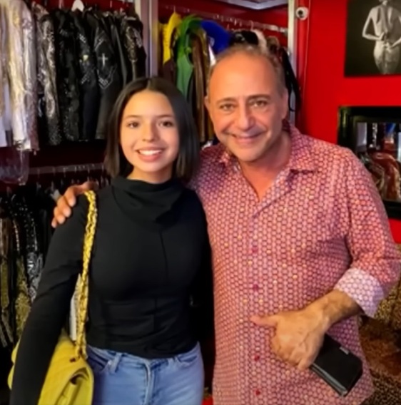 Ángela Aguilar y el diseñador Jacob Mier