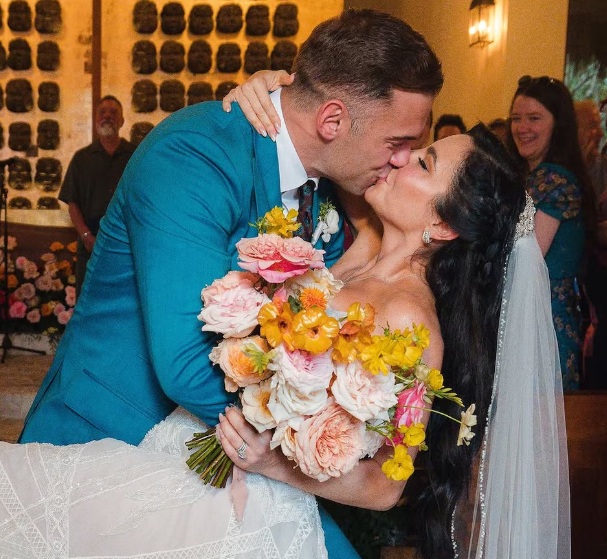 Así el beso de Martha Higareda y Lewis Howes