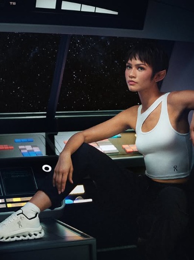 Zendaya aparece con cambio de look