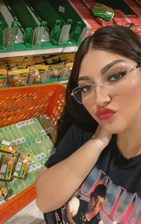 Joven gasta miles en cubitos Knorr para ver a El Malilla