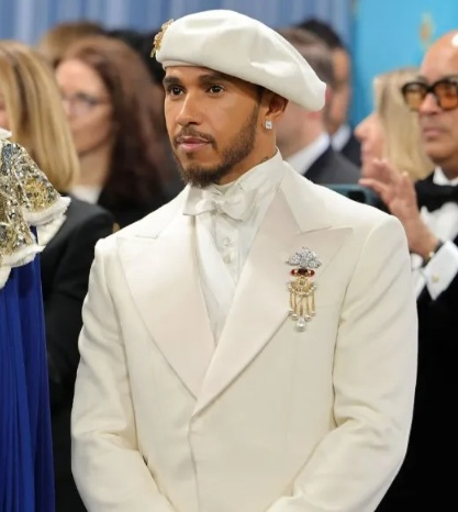 Lewis Hamilton en la MET Gala 2025