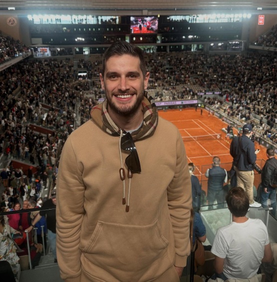 Adrián Marcelo ofrece un millón de pesos a Belinda por disculparse