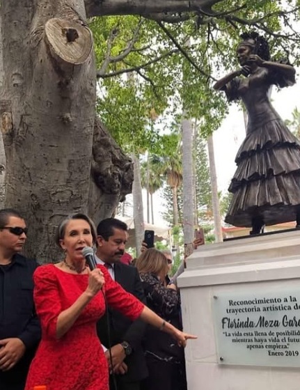 Redes piden quitar escultura de Florinda Meza en Zacatecas