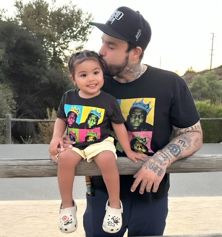 Emiliano Aguilar critica a Pepe Aguilar por hablar de sus hijas