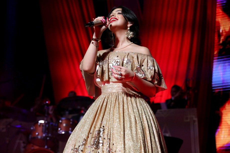 Reportan que Ángela Aguilar canceló conciertos por baja venta