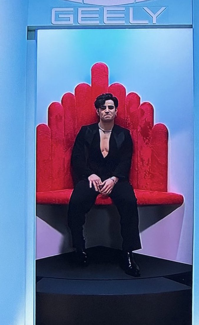 Redes estallan contra LCDLF por la salida de Aaron Mercury